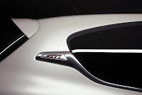 2013-Peugeot-208-GTi-20.jpg