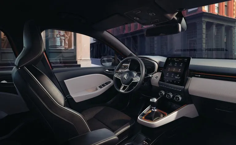 c2b9ab2d-2020-renault-clio-interior-5-768x472.webp