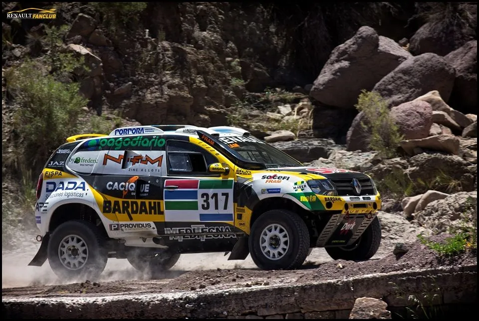 duster-dakar-team8.webp