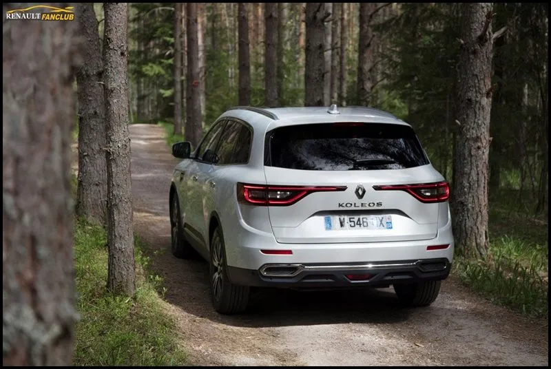 koleos-initialeparis26.webp