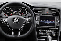 2013-Volkswagen-Golf-7-Interior-10.jpg