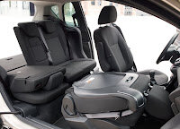 2013-Ford-B-MAX-MPV-Interior-New-5.jpg