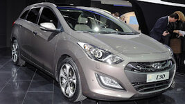 2013-Hyundai-i30-Wagon-10.jpg
