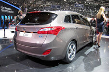 2013-Hyundai-i30-Wagon-5.jpg