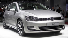 2013-Volkswagen-Golf-7-01.jpg
