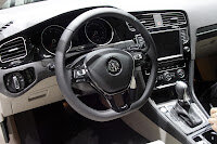 2013-Volkswagen-Golf-7-12.jpg