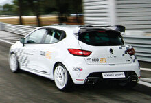 2013-Renault-Clio-RS-Cup-2.jpg